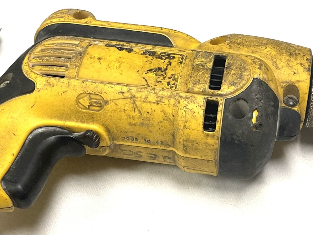 Dewalt Handheld Power Drill w/10 Bits & Case