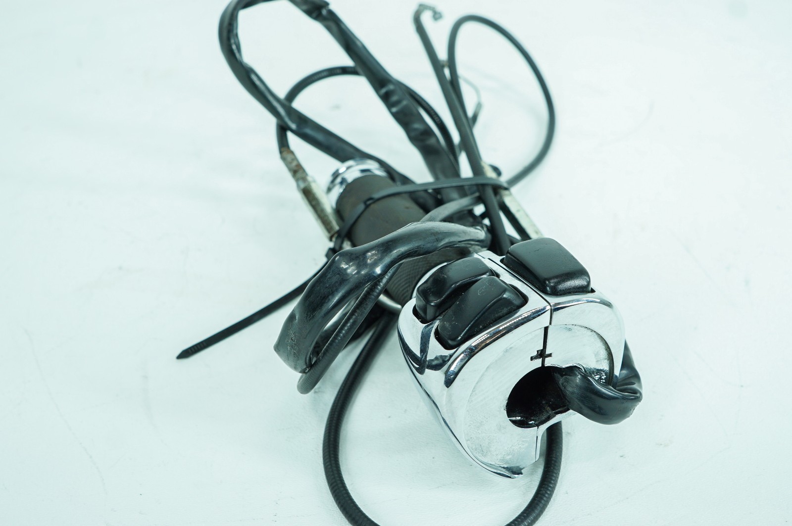 08 Harley Street Glide Touring OEM Right Engine Start Kill Switches Controls