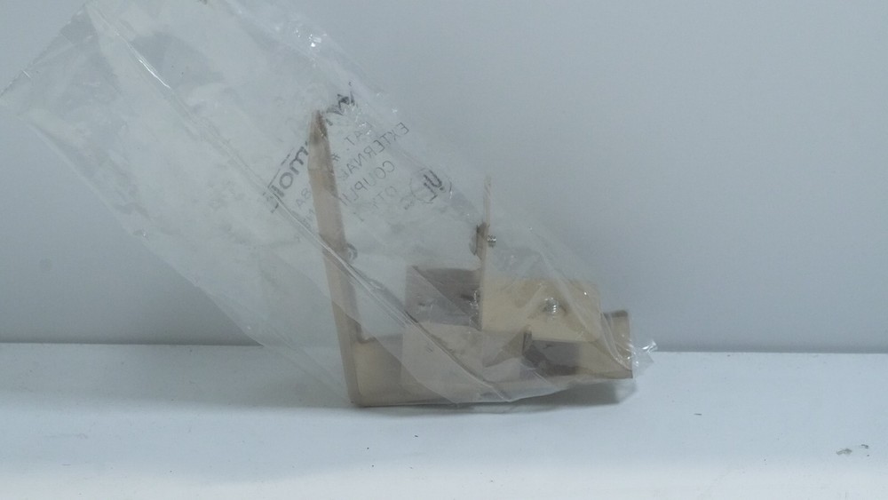 Wiremold 2118A Steel External Corner Coupling