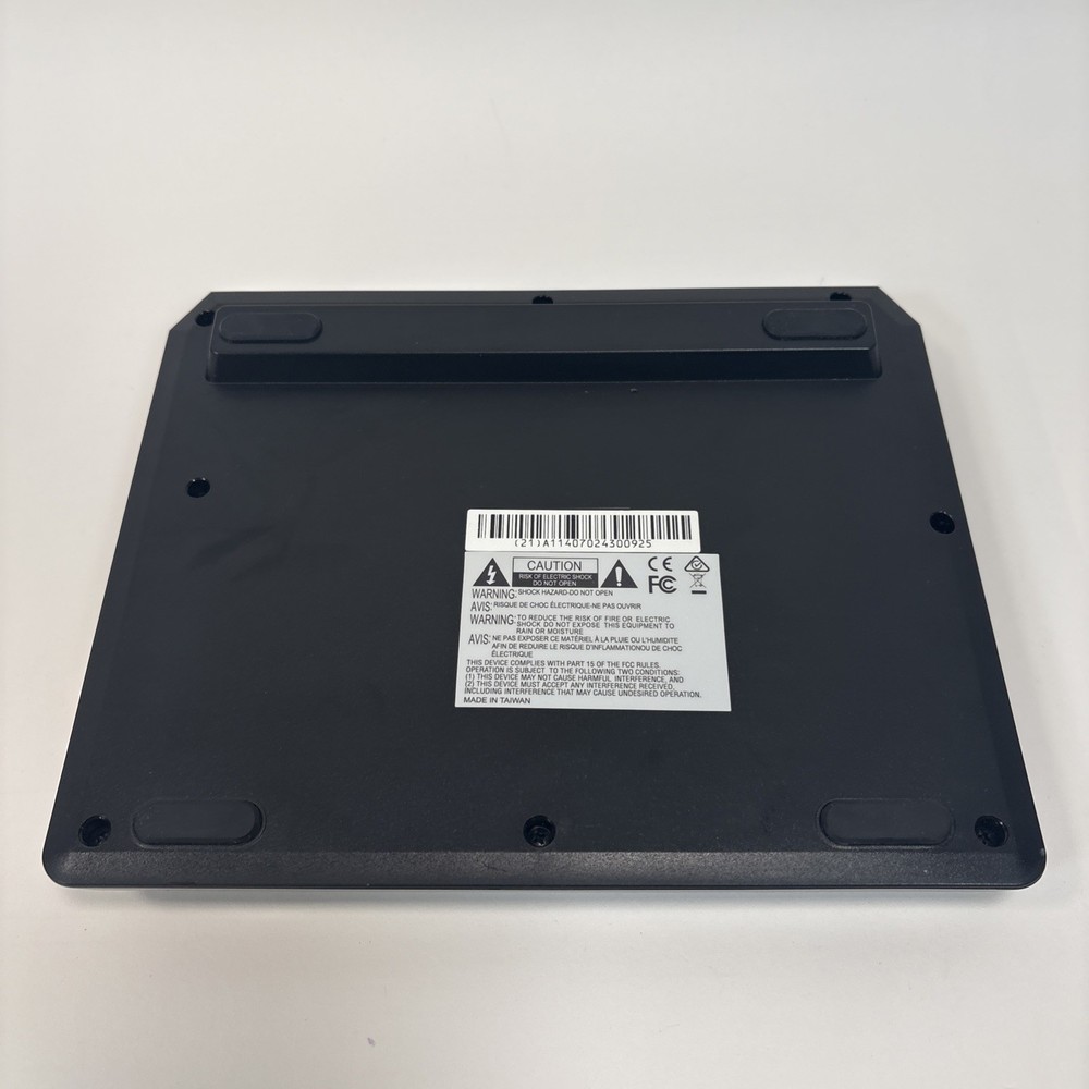 AKAI Professional MPD18 Compact USB MIDI Pad Controller - No Cords