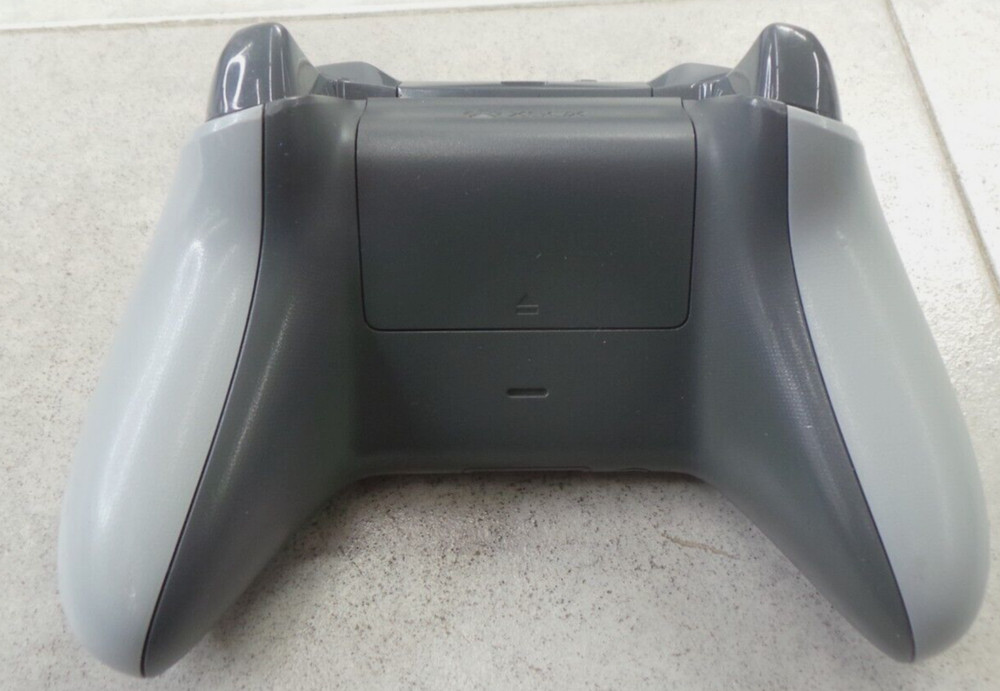 Microsoft Xbox One 500GB Home Console - Black (1540) One controller