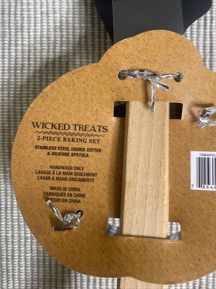 Wicked Treats 2 Piece Baking Set