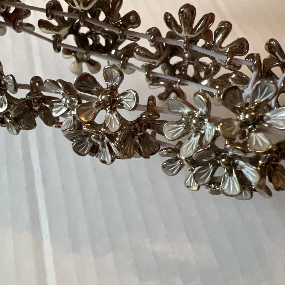 VINTAGE Daisy Floral Silver Tone Bracelet Bangle Stretchy Elastic