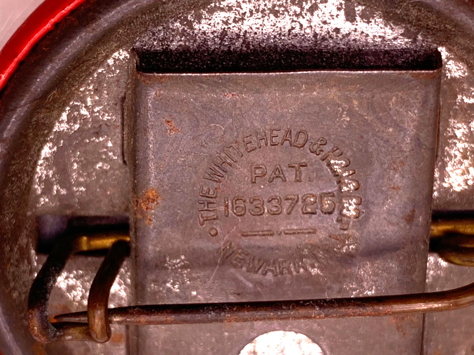 1928 MICHIGAN Resident Small Game Hunting License Pin Button #121526 by W.& Hoag