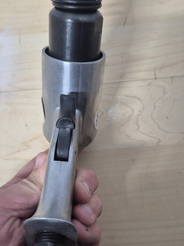 Air Tool Impact Chisel with 3 Bit attachments set