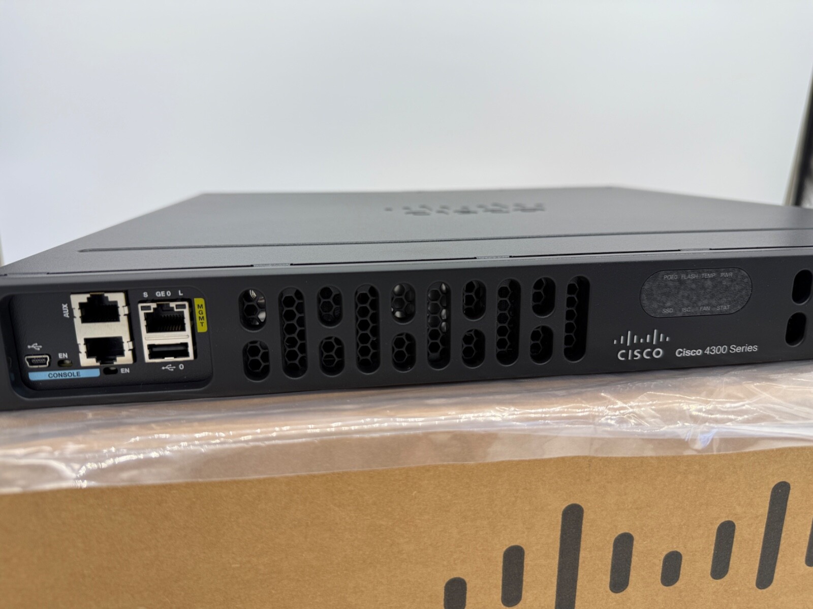 NOB Cisco ISR4331/K9 Integrated Services Router with PWR-4330-POE-AC installed