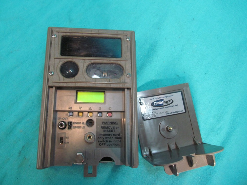 CUDDLE BACK DIGITAL TRAIL CAMERA UNTESTED