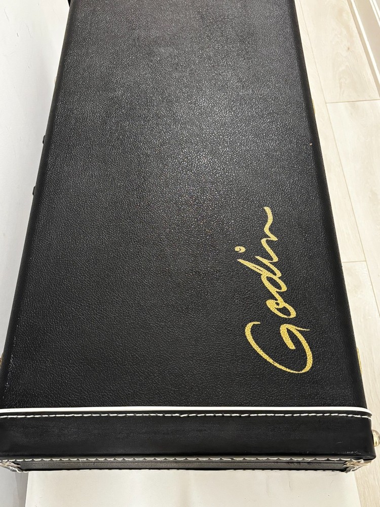 Godin Multiac Encore Natural – Made in Canada – Nylon String + Hardshell Case