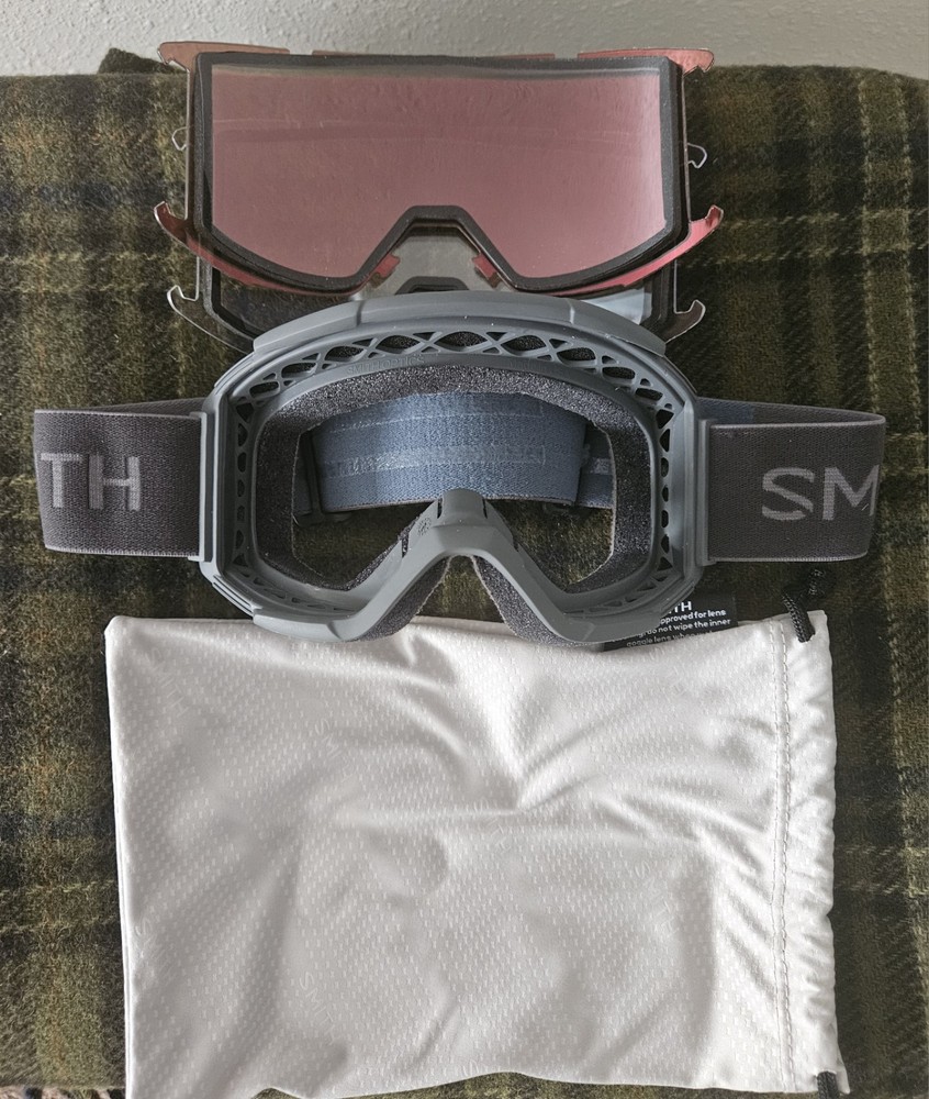 Smith Squad Ski Goggles Gray Frame Red Mirrored Interchangeable Lens