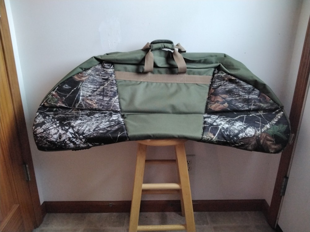 Primos soft bow case with Primos bow sling