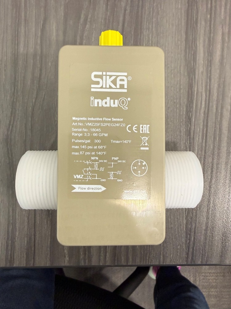 Sika Magnetic Inductive Flow Sensor - 1" NPT - 24V DC - flow range 3.3...66gpm