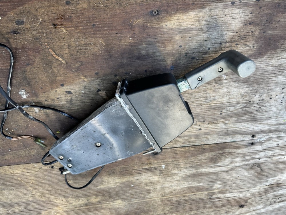 Yamaha Engine Top Mount 704 Binnacle Control Box