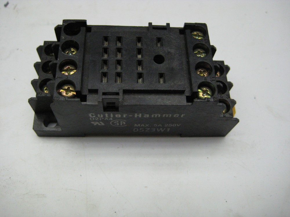 CUTLER HAMMER D2PA4 RELAY BASE NSNP