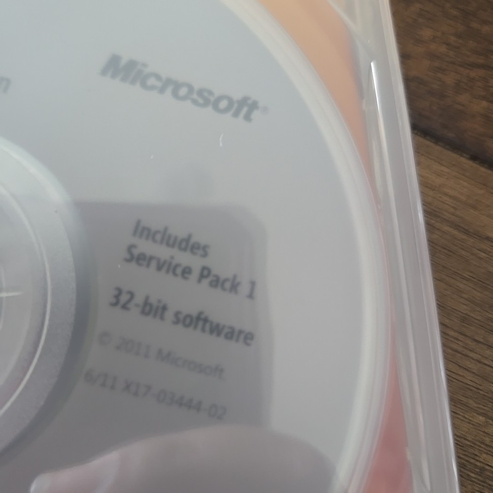 Microsoft Windows 7 Ultimate DVD 32 Bit Software 2011