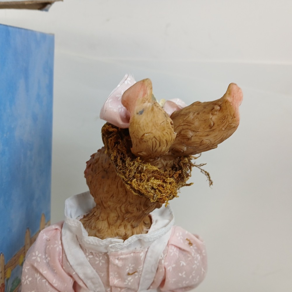 Mr. & Mrs. Flower Garden Bunny Rabbit Figurine Basket Ceramic Easter