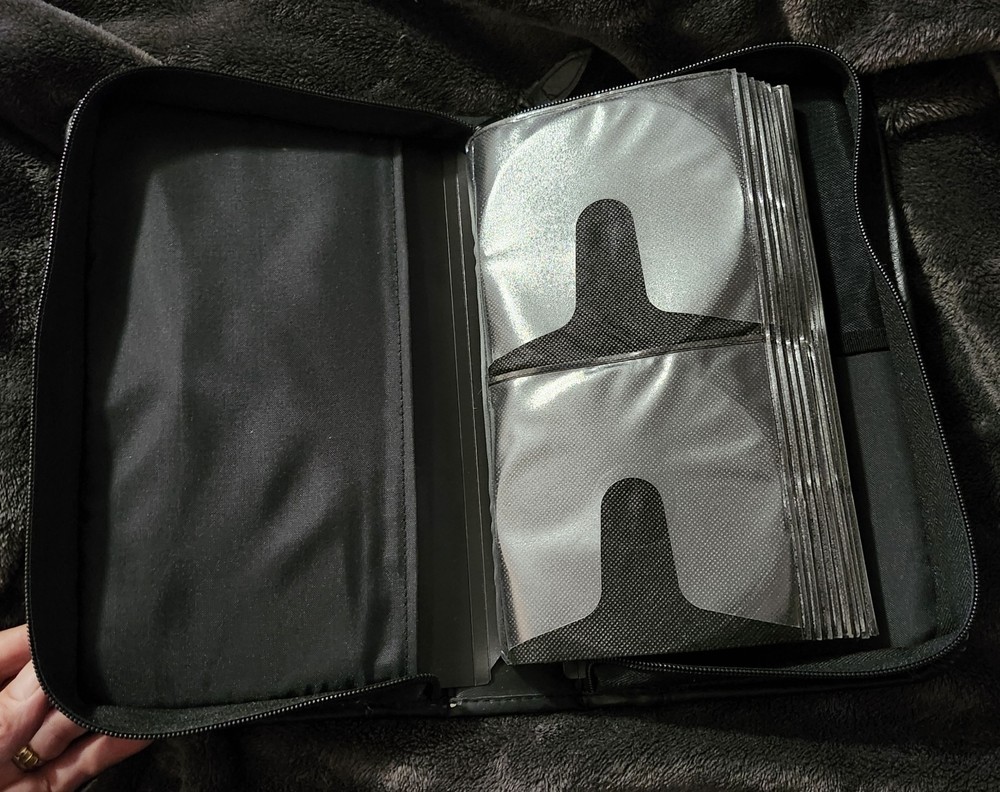 Case Logic 64/ Cd/ Dvd /Blu-ray / Carrying Case /Storage