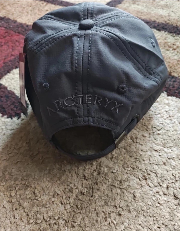Arc’teryx gray cap/hat