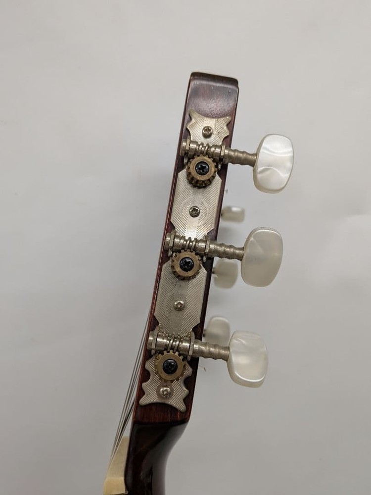 Hora Classical Guitar 3/4 Acoustic With Solid Spruce Top Maple Back