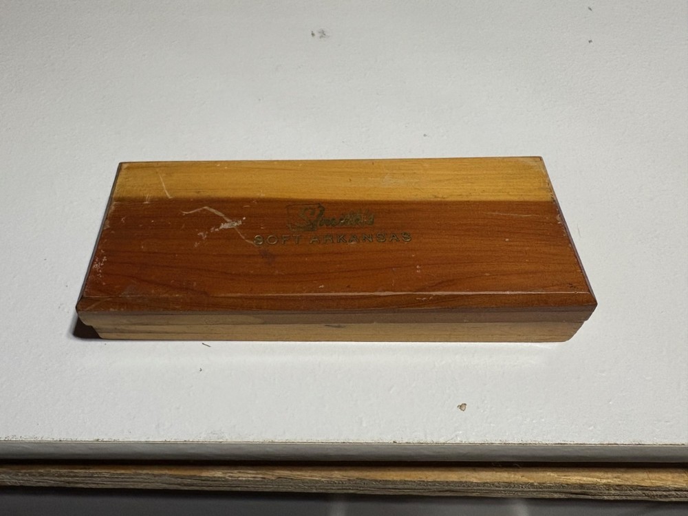 Smith's Soft Arkansas 6" stone w/ cedar box