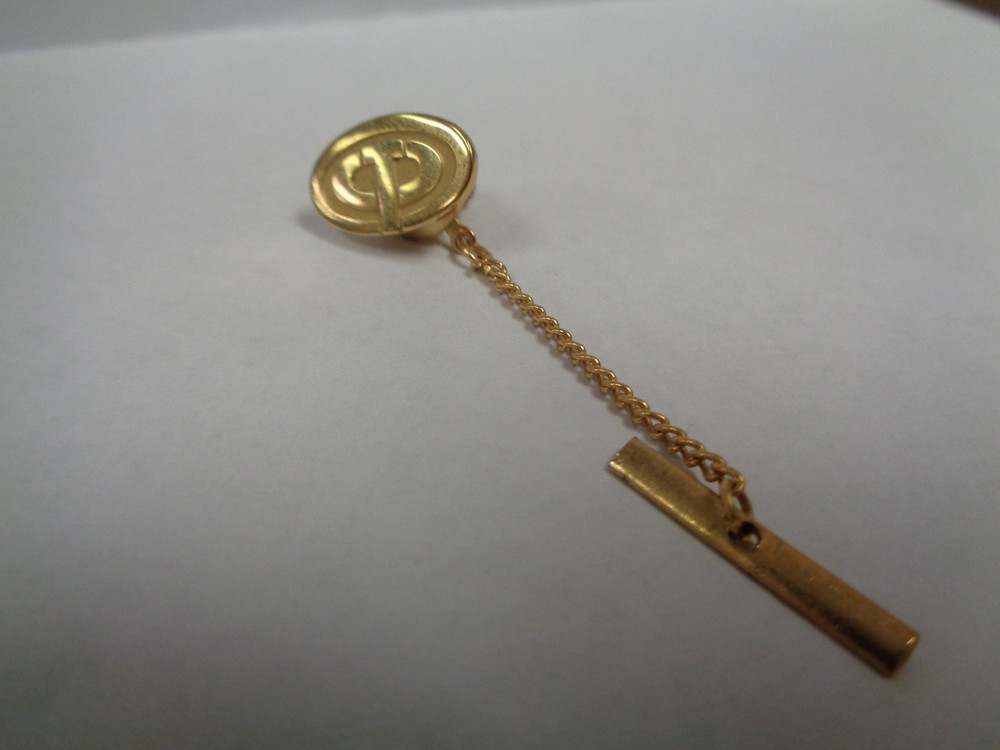 VINTAGE TIE TACK