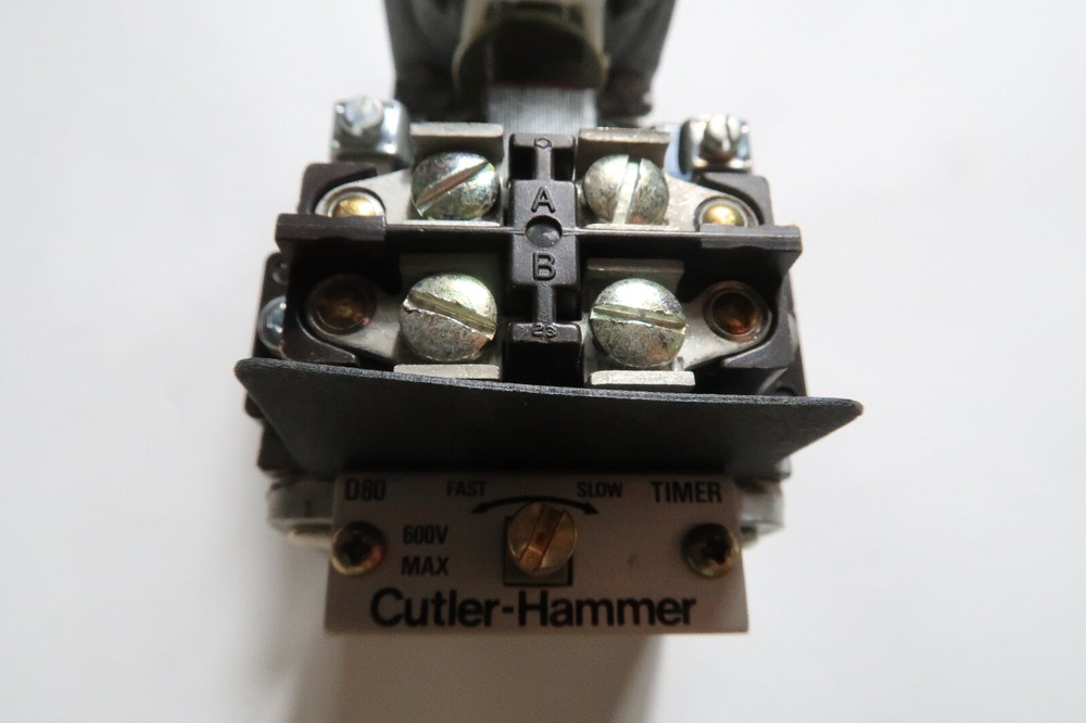 Cutler Hammer D80J Eaton Delay Timer Series A2 D80AM