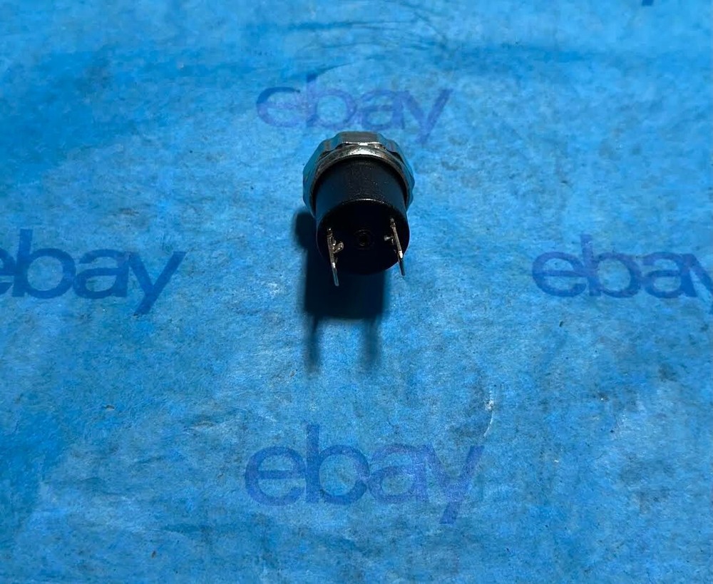 FSC/2749-2108 Genuine Freightliner Pressure Switch OEM-New