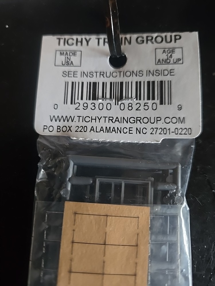 HO Scale Tichy Train Group 8250 1/1 Double-Hung Window pkg (12)
