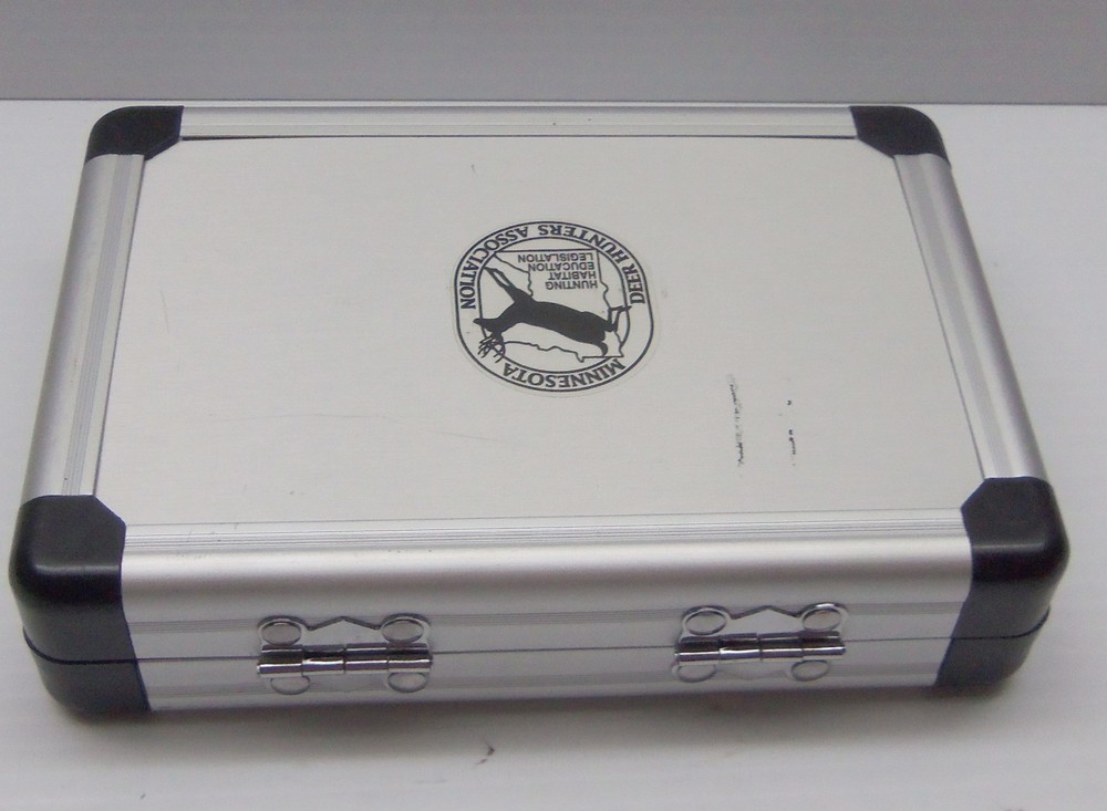 MN Deer Hunters Assn. Multi-Tool - Flashlight & Lock Blade