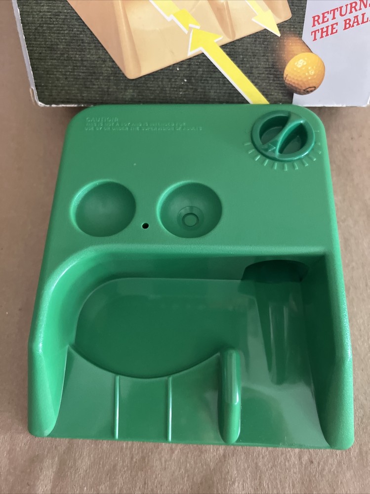 AUTOMATIC GOLFT PUTTING PARTNER ADJUSTABLE RETURNS THE BALL TO YOUR FEET