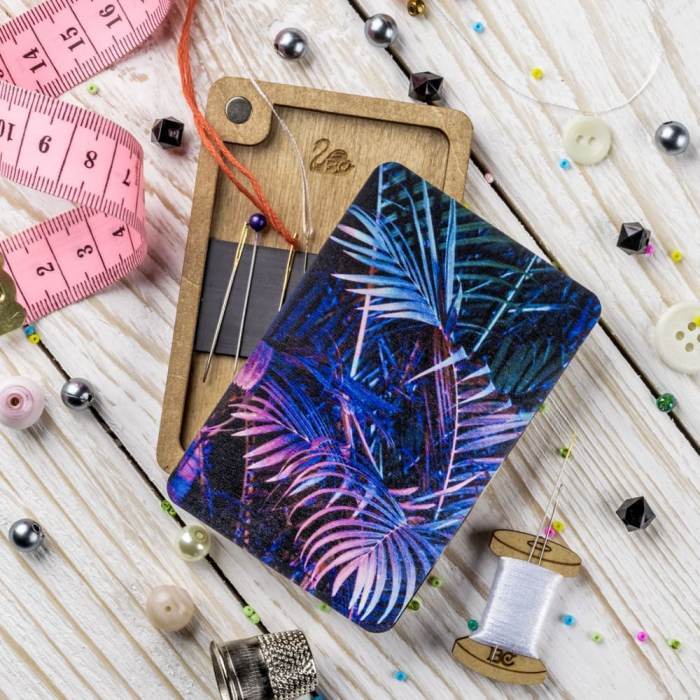 Needlework Holder "Palm trees at night"