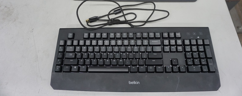 Belkin F1DN008KBD KVM Remote Control with Integrated Keyboard