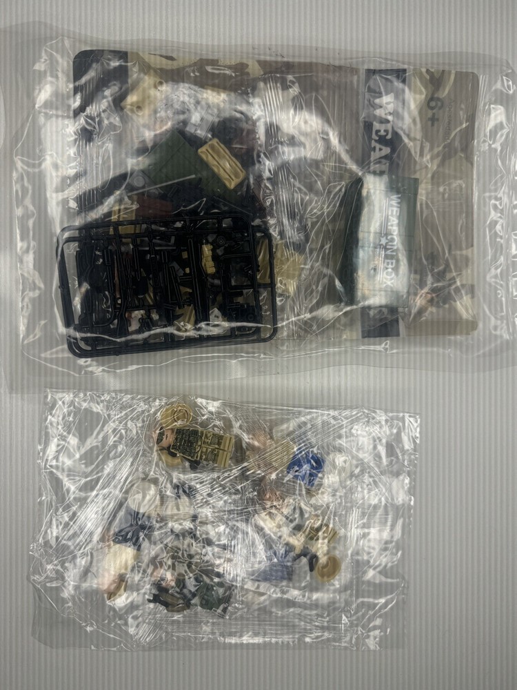 Minifigures And Weapons Pack