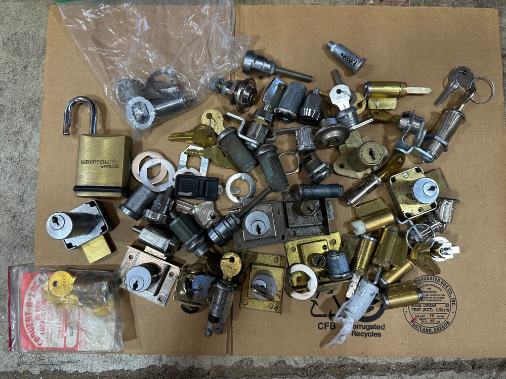 LOCKSMITH LOT - DRAWER CABINET CYLINDERS, CAM LOCKS, ETC