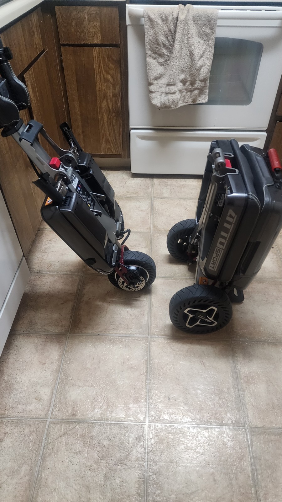 Atto Sport Scooter Portable Foldable Electric Movinglife & Extras! *Barely Used*