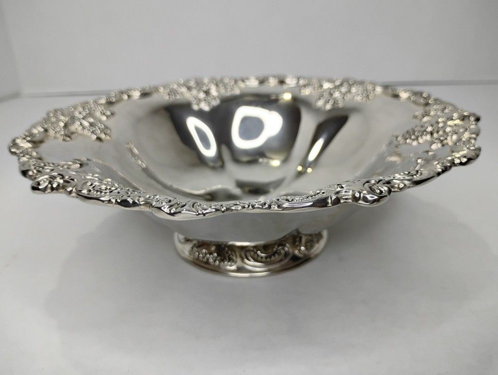 Wallace Silversmiths Fine Silver Plated Grand Baroque Bon Bon Candy Dish 8”