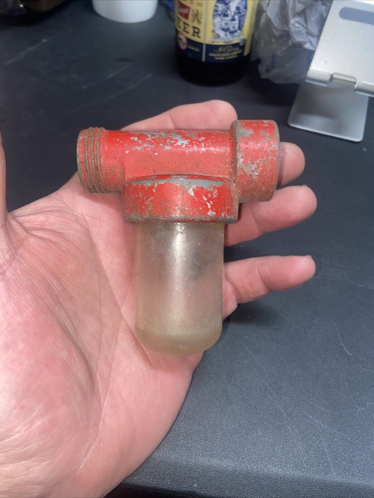 Vintage water feeder model 954