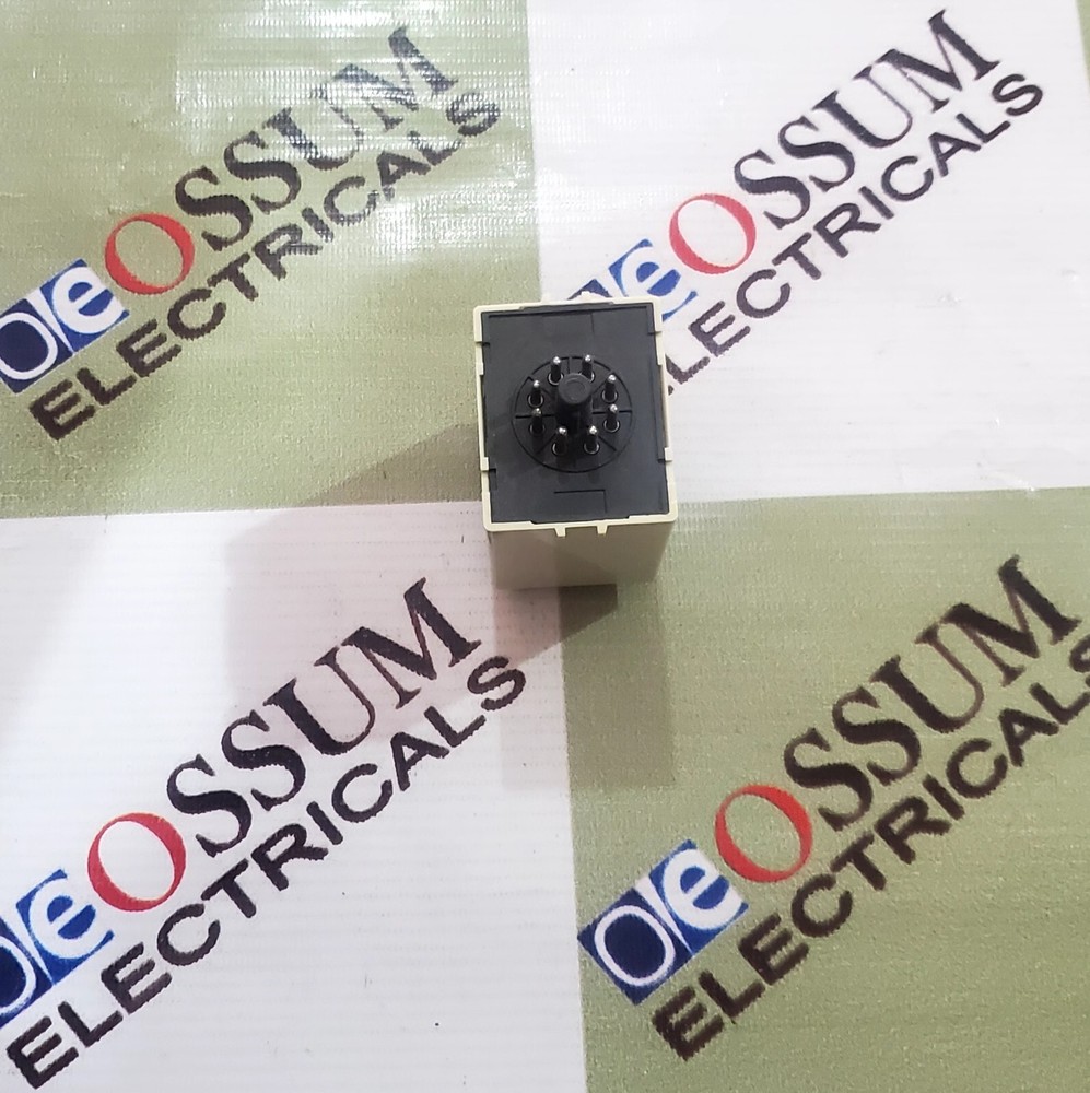 FUJI ST3PF ELECTRONIC TIMER TIME RANGE 60SECOND VOLTAGE 110VAC FREEFAST SHIPPING