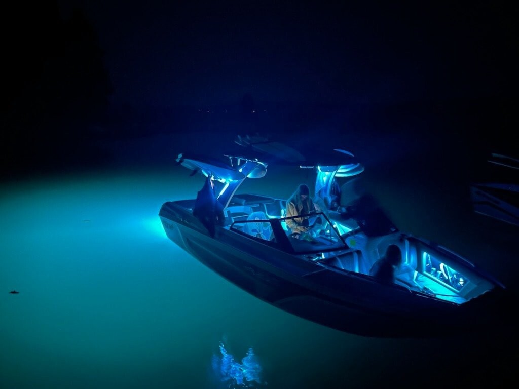 RGB ANY COLOR V2 TRANSOM MOUNTED 8000 LUMENS UNDERWATER BOAT LED LIGHT DIABLO