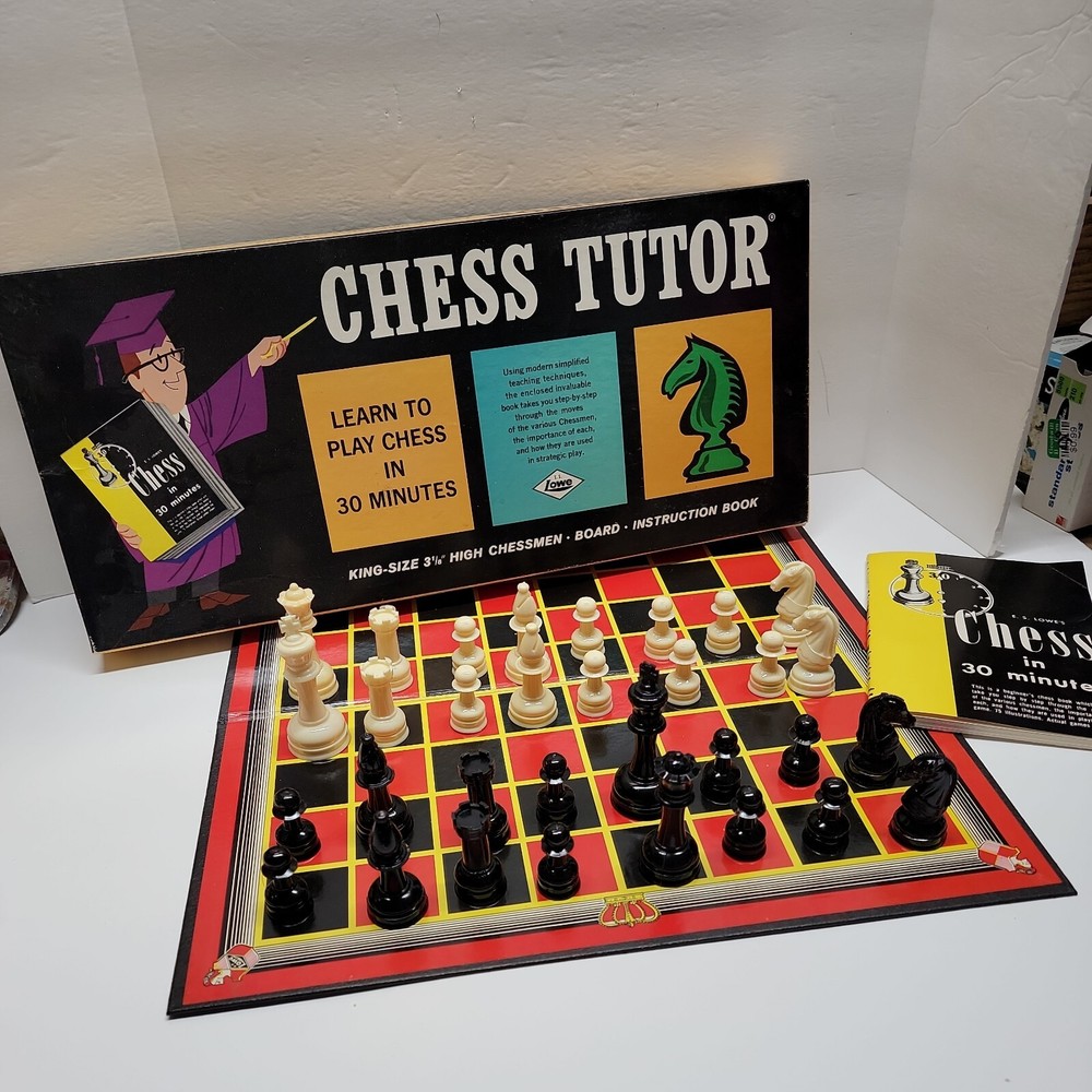 Vintage 1955 E. S Lowe Chess Tutor board, Complete pieces, book