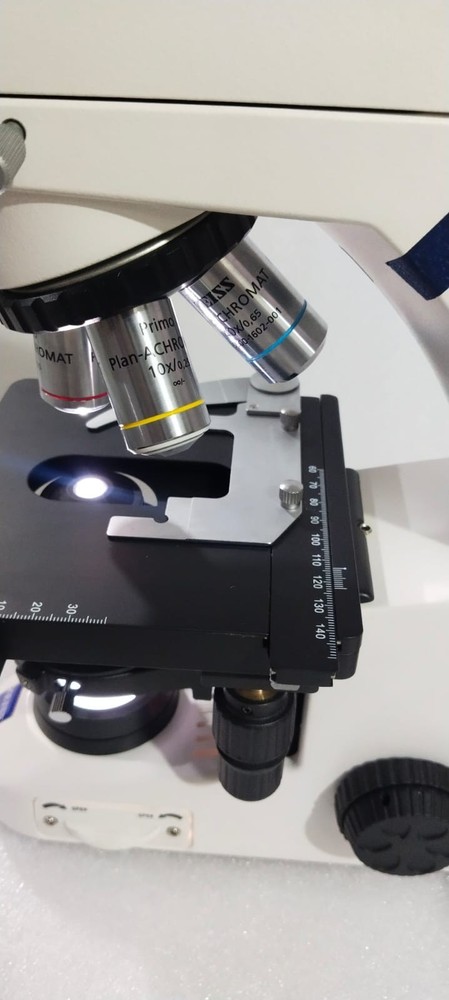 Carl Zeiss Primo Star Microscope with Objectives