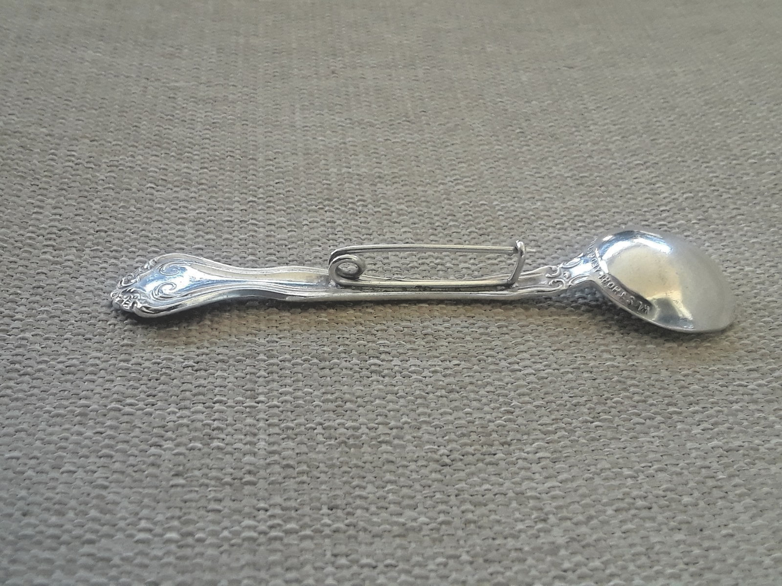 1940 WESTMORELAND George & Martha Washington Sterling Silver Salt Spoon Brooch