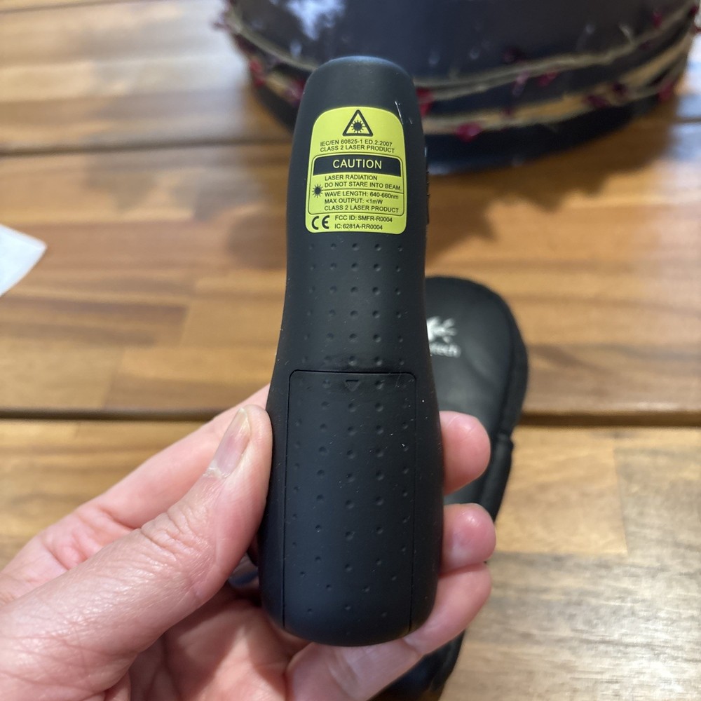 Logitech R400 Laser Presentation Remote - Black