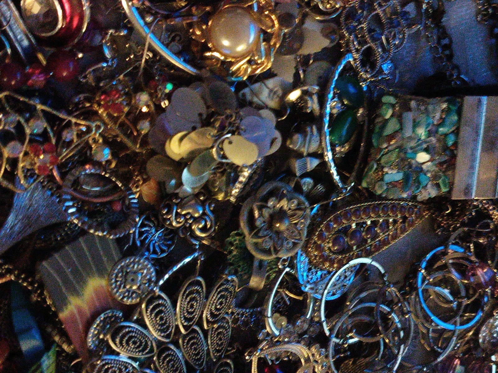1+Lbs Fashion Jewelry Lot Vintage/Now Assorted Variety +Styles Random Selection