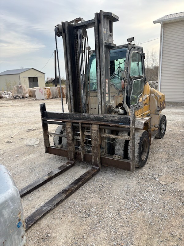 CAT DP70N Forklift