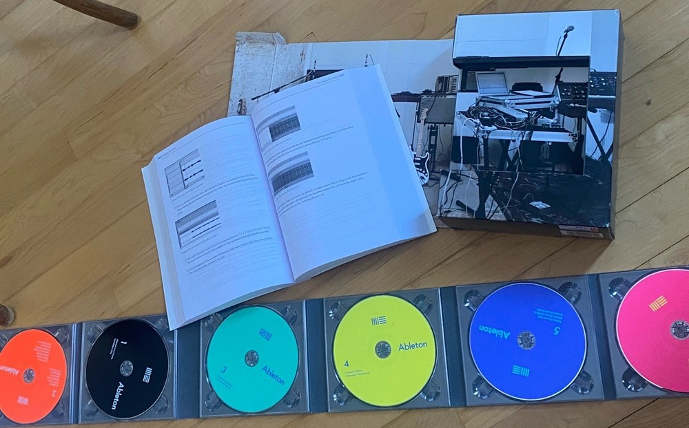 Ableton Live 9 Suite Complete CD's + Manual *Box without Serial*