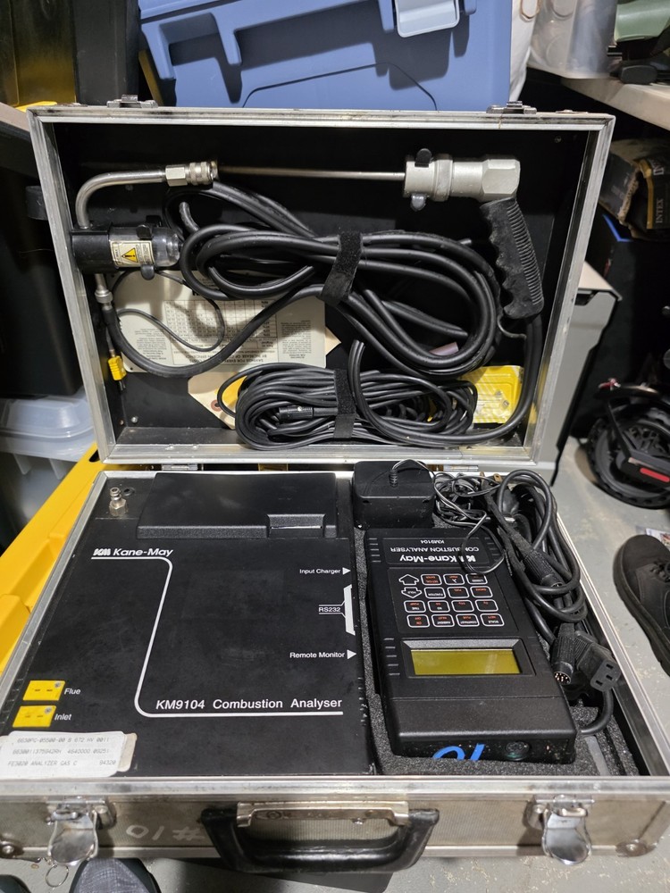 KM9104 COMBUSTION ANALYZER Used