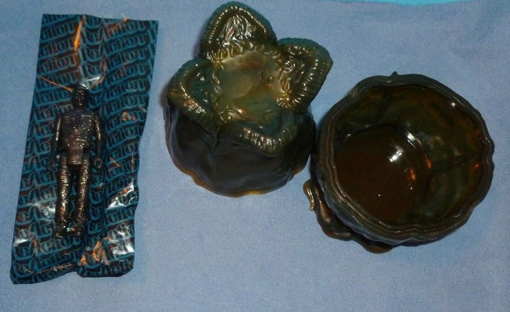 Alien Xenomorph Deep Space Egg: KANE Reaction Figure SDCC 2014 Super7