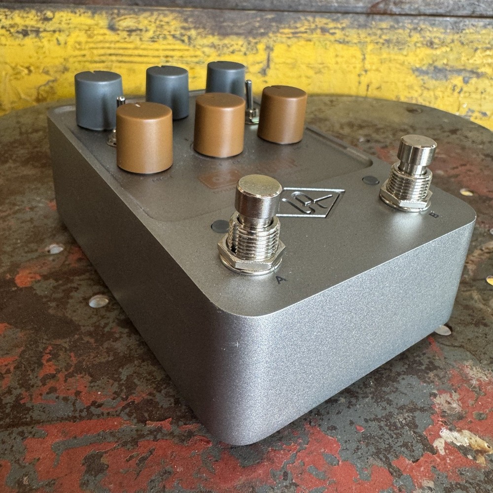 Universal Audio OX Stomp Dynamic Speaker Emulator