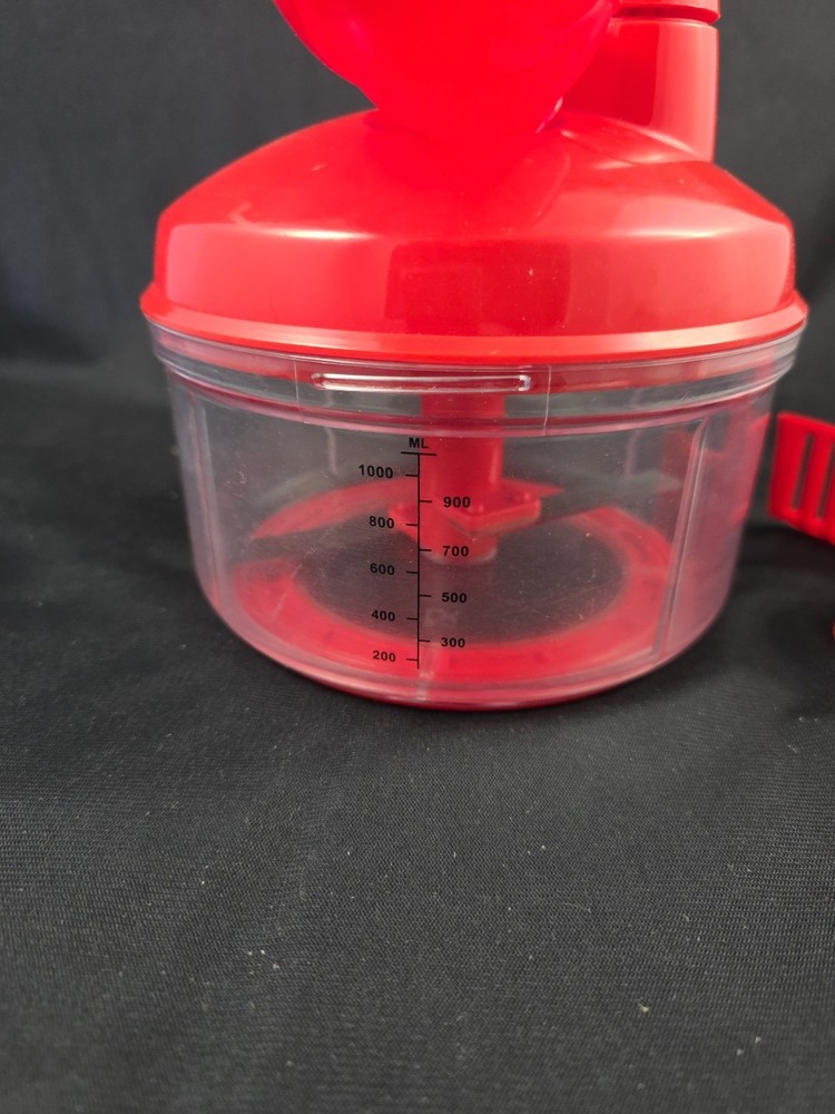 Tupperware Quick Chef Food Processor Chopper Red 4 Cups Whisk Mix Pour Spout