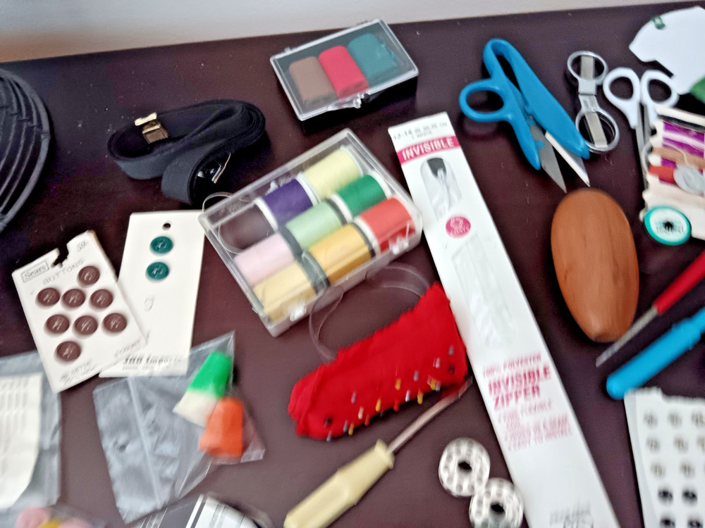 Plastic Sewing Container Filled with Assorted Vintage Sewing Notions Thread +